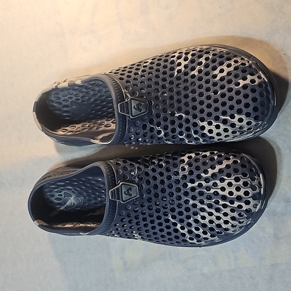 Men's Amjoi like CROCS